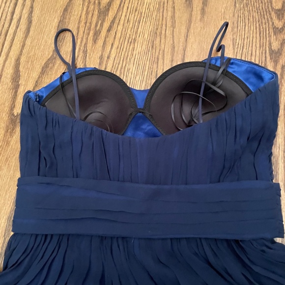 Beautiful navy gown - Picture 3 of 4